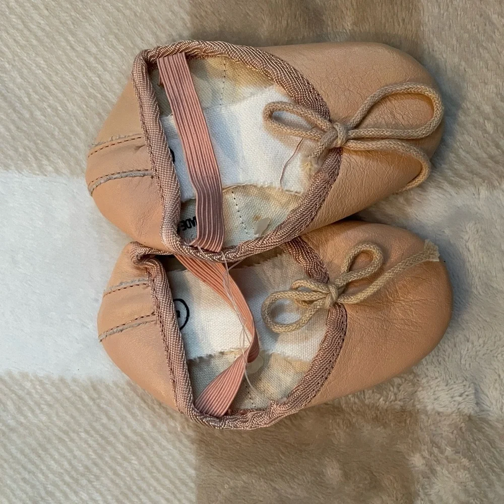 Vintage Kids size 5 Leather Tan Ballet Shoes